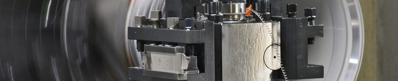 E110 Produktions-Drehmaschine bei FLW